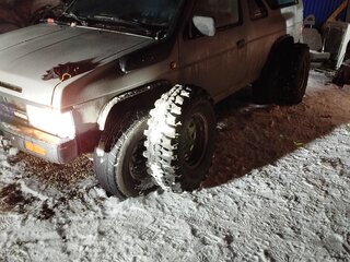 1988 Nissan Terrano I, серебристый, 400000 рублей, вид 3
