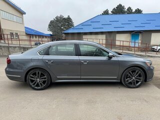2018 Volkswagen Passat (North America and China) I Рестайлинг, серый, 1800000 рублей, вид 4