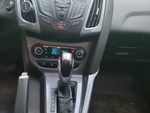 2014 Ford Focus III, серебристый, 950000 рублей - вид 13