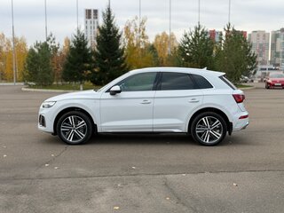 2022 Audi Q5 40 TDI II (FY) Рестайлинг, белый, 5380000 рублей, вид 3