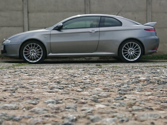 2008 Alfa Romeo GT, серый, 3500000 рублей - вид 2