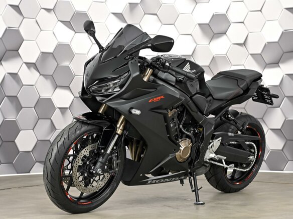 2021 Honda CBR 650R, чёрный, 899000 рублей - вид 1