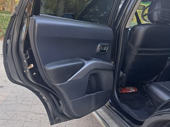 2007 Mitsubishi Outlander II, чёрный, 1200000 рублей - вид 16