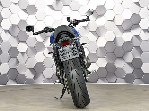 2024 Yamaha XSR900, синий, 1097000 рублей - вид 5