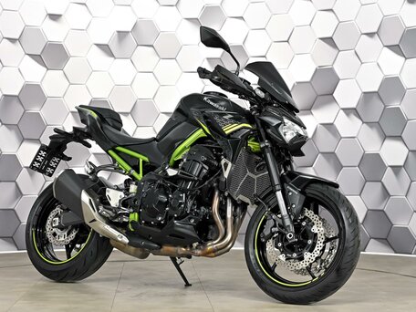 2022 Kawasaki Z 900, чёрный, 999000 рублей, вид 1