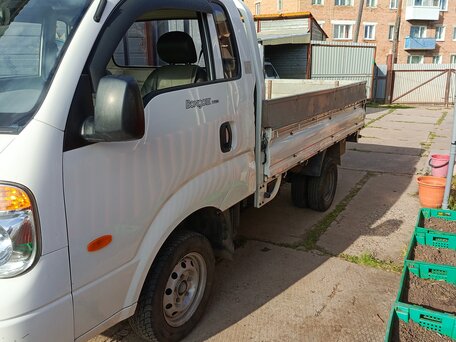 2010 Kia Bongo, белый, 1220000 рублей, вид 2