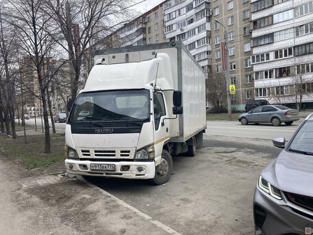2010 Isuzu Elf (N-series), белый, 2400000 рублей, вид 3