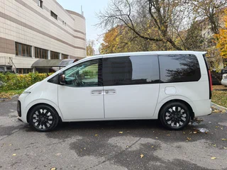 2025 Hyundai Staria I, белый, 8800000 рублей, вид 2
