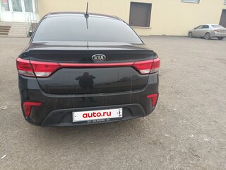2019 Kia Rio IV, чёрный, 1270000 рублей, вид 3