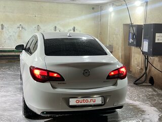 2014 Opel Astra J Рестайлинг, белый, 900000 рублей, вид 2