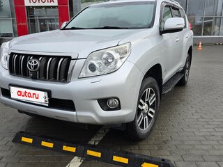 2013 Toyota Land Cruiser Prado 150 Series, серебристый, 2800000 рублей, вид 1