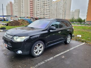 2013 Mitsubishi Outlander III, чёрный, 1390000 рублей, вид 2
