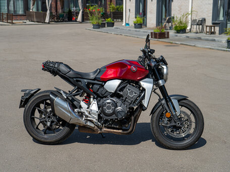 2018 Honda CB 1000R, красный, 820000 рублей, вид 1