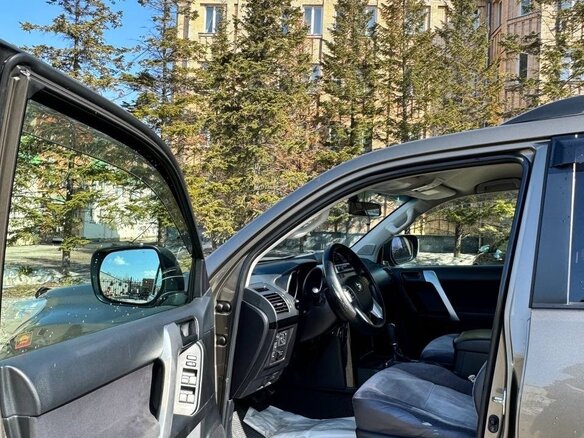 2016 Toyota Land Cruiser Prado 6-speed 150 Series Рестайлинг 1, золотистый, 3855000 рублей - вид 11