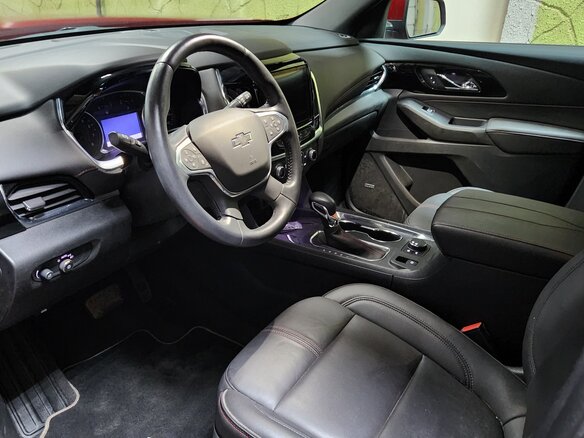 2022 Chevrolet Traverse II Рестайлинг, пурпурный, 3700000 рублей - вид 6