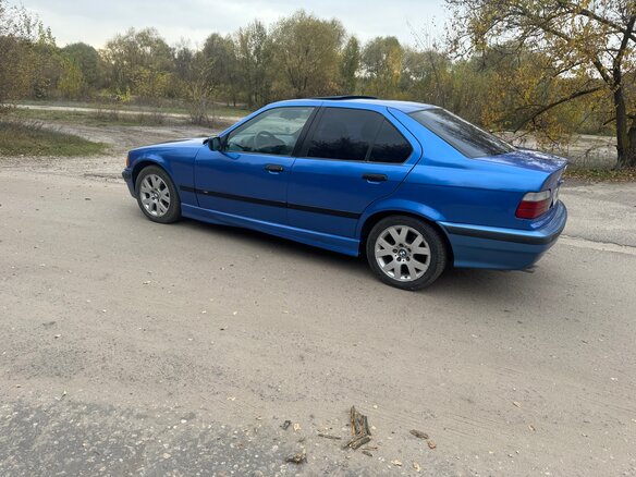 1998 BMW 3 серии 318i III (E36), синий, 1000000 рублей - вид 8