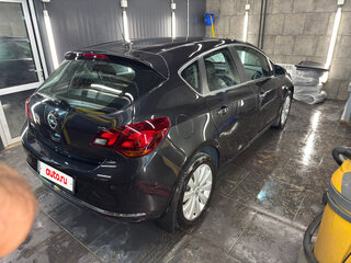 2012 Opel Astra J Рестайлинг, чёрный, 695000 рублей, вид 4