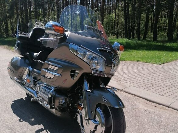 2008 Honda GL 1800 Gold Wing, серебристый, 1100000 рублей