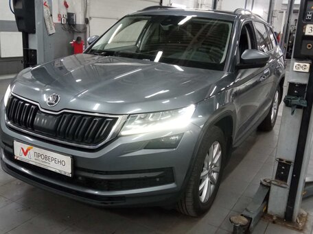 2018 Skoda Kodiaq I, серый, 1820000 рублей, вид 1
