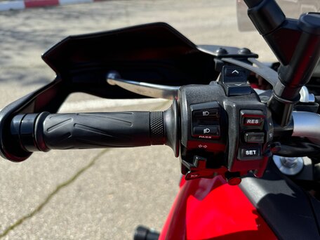 2021 Yamaha Tracer 900, красный, 1150000 рублей, вид 3