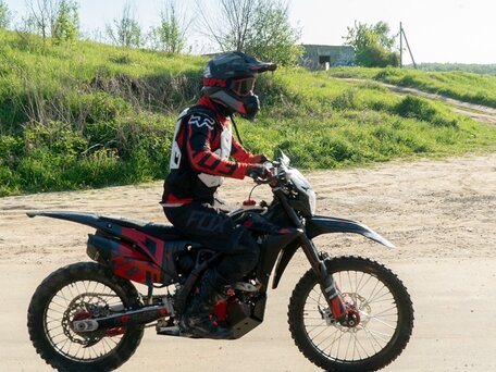 2024 BSE Z7, красный, 240000 рублей, вид 1