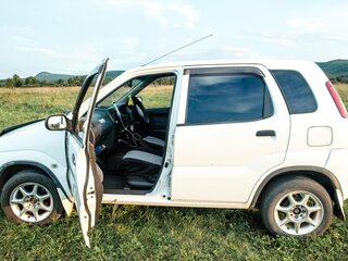 2003 Suzuki Swift II Рестайлинг, белый, 600000 рублей, вид 3