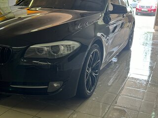 2013 BMW 5 серии 520d VI (F10/F11/F07), чёрный, 1900000 рублей, вид 2