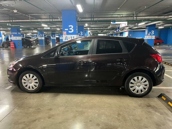 2014 Opel Astra J Рестайлинг, коричневый, 1300000 рублей - вид 6