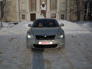 2012 Skoda Octavia II (A5) Рестайлинг, серебристый, 990000 рублей, вид 3