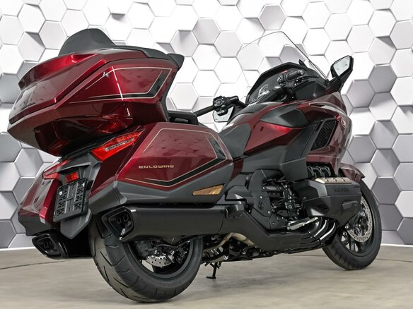 2025 Honda GL 1800 Gold Wing, красный, 3649000 рублей - вид 6