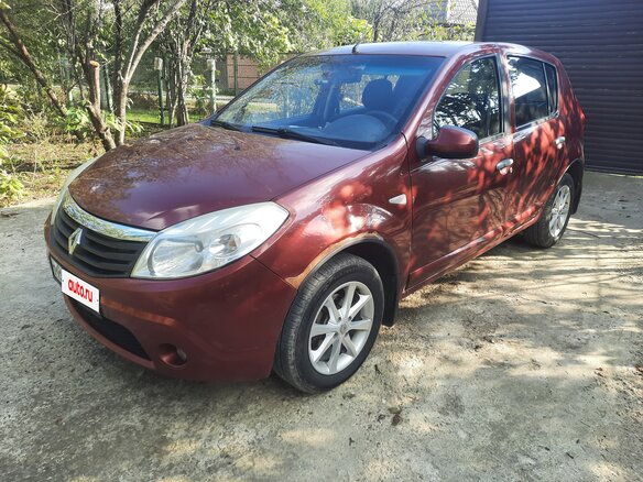 2011 Renault Sandero I, красный, 370000 рублей