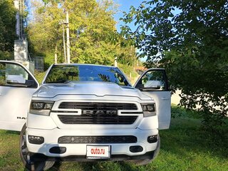 2022 Ram 1500 Crew Cab eTorque V, белый, 7150000 рублей, вид 3