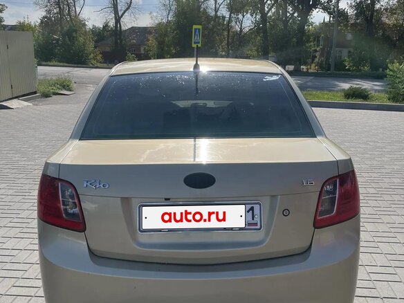 2010 Kia Rio II Рестайлинг, бежевый, 600000 рублей - вид 5