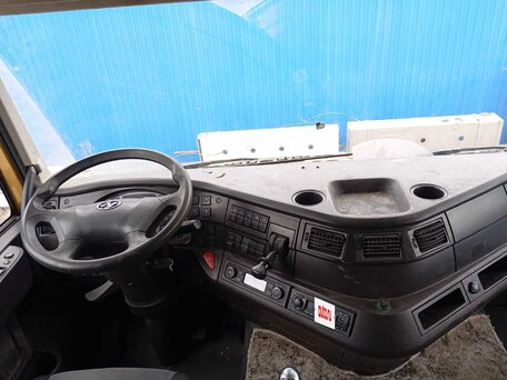 2023 IVECO-Hongyan 4x2, жёлтый, 2635425 рублей, вид 5