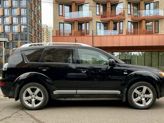 2008 Mitsubishi Outlander II, чёрный, 1350000 рублей, вид 3