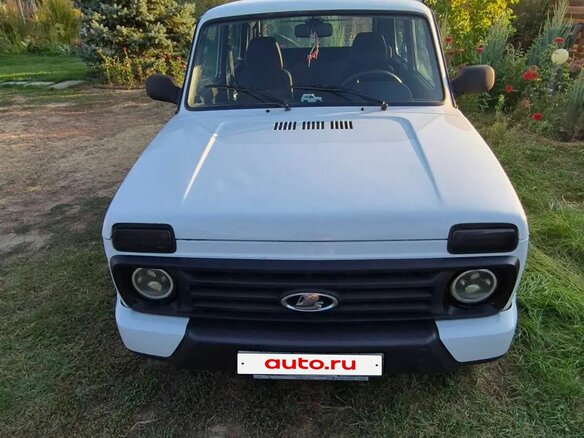 2016 Lada (ВАЗ) 2121 (4x4) Urban I Рестайлинг, белый, 600000 рублей - вид 3