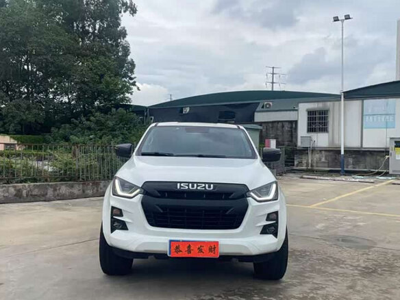 2023 Isuzu D-Max III, белый - вид 1