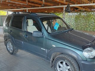 2015 Chevrolet Niva I Рестайлинг, серый, 650000 рублей, вид 3