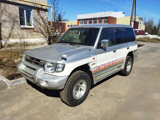 1997 Mitsubishi Pajero II Рестайлинг, серебристый, 850000 рублей, вид 1