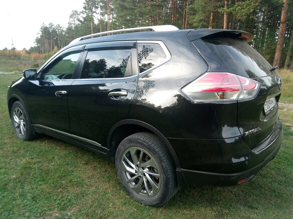 2015 Nissan X-Trail III, чёрный, 1700000 рублей - вид 2