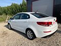 2017 Kia Rio III Рестайлинг, белый, 1100000 рублей - вид 3