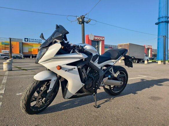 2015 Honda CBR 650F, белый, 560000 рублей - вид 4