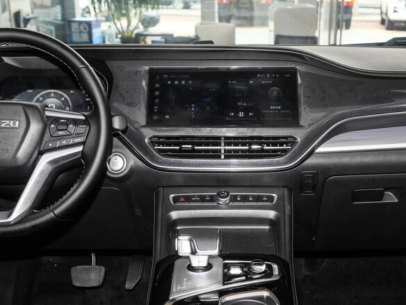 2024 Isuzu D-Max III, чёрный, 4480000 рублей - вид 12