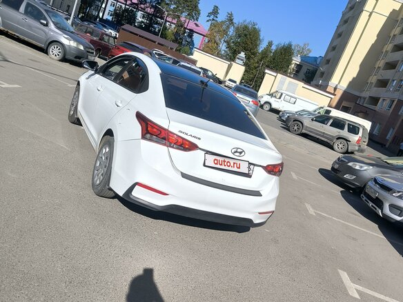 2018 Hyundai Solaris II, белый, 1150000 рублей - вид 2