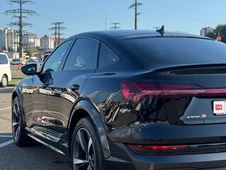 2020 Audi e-tron S Sportback, чёрный, 5700000 рублей, вид 4