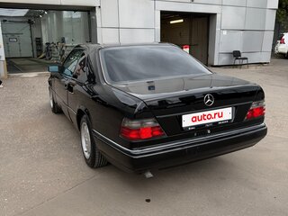 1995 Mercedes-Benz E-Класс 200 I (W124), чёрный, 1200000 рублей, вид 4