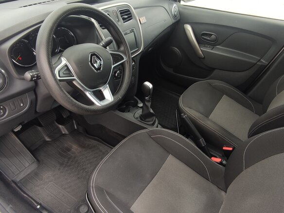 2022 Renault Logan Stepway II Рестайлинг, серебристый, 1350000 рублей - вид 8