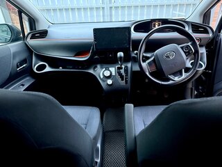2015 Toyota Sienta II, чёрный, 1290000 рублей, вид 3
