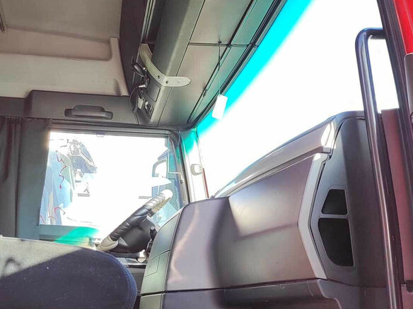2012 MAN TGX, красный, 2770000 рублей - вид 9