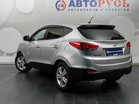 2013 Hyundai ix35 I, серебристый, 929000 рублей, вид 2